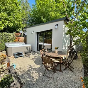 Entier Avec Jacuzzi En Provence , Le Thor France